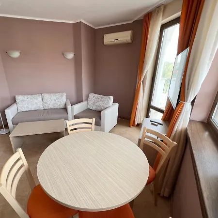 Royal Sun Apartment *